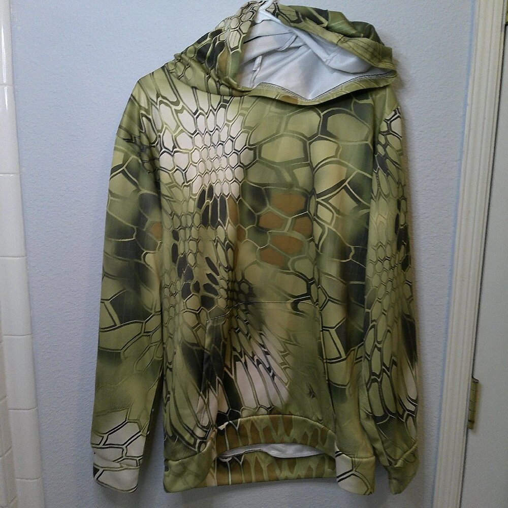 Lightweight sweatshirt. Soft material
